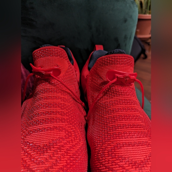 Nike Kobe A.D. NXT 2017 red basketball shoe - Picture 2 of 6